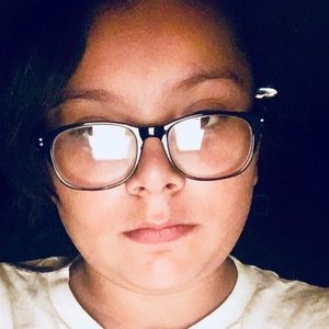 Meet your Posher, Annedith